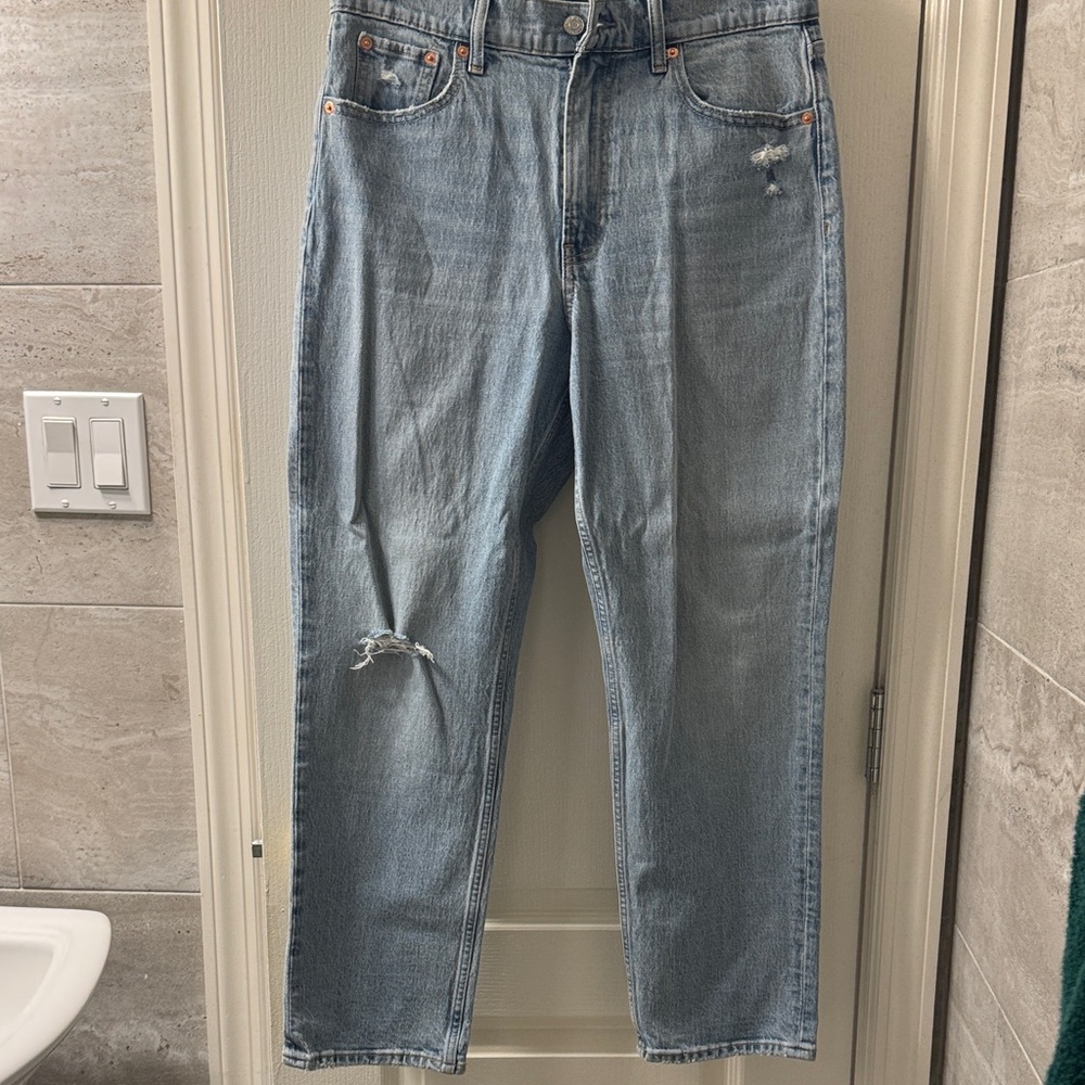GAP Women’s Relaxed Light Blue Jeans